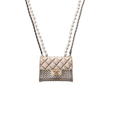 CHANEL Damen Halskette Metall/Fakeperle AB6154 Taschenmotiv