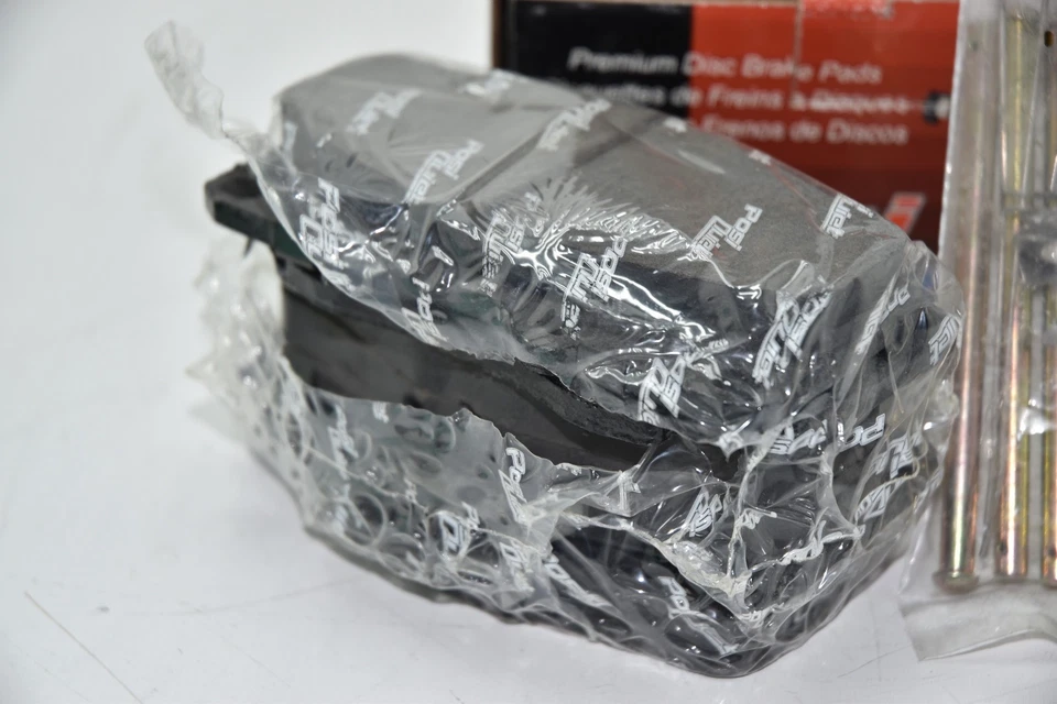 💎 Juego de pastillas de freno delanteras silenciosas Toyota Tacoma Posi 1995-1998 con herrajes de cerámica Foto 4 de 4