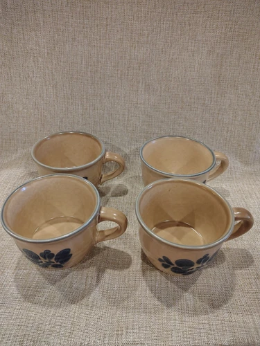 Pfaltzgraff Folk Art Blue Floral Stoneware Coffee/ Tea Mugs  Set Of 4 Vintage 