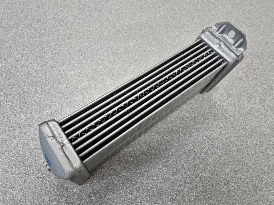 BONITO ENFRIADOR DE ACEITE ABOVEDADO ORIGINAL USADO PORSCHE 356A 356B T5 8 FILAS SUPER 90 #30 8/61 Foto 4 de 4