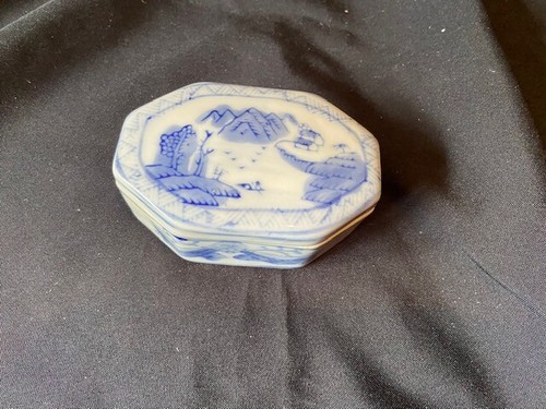 ANTIQUE CHINESE FINE BONE PORCELAIN OLD BLUE & WHITE PASTE BOX JAR TRINKET - Picture 2 of 5