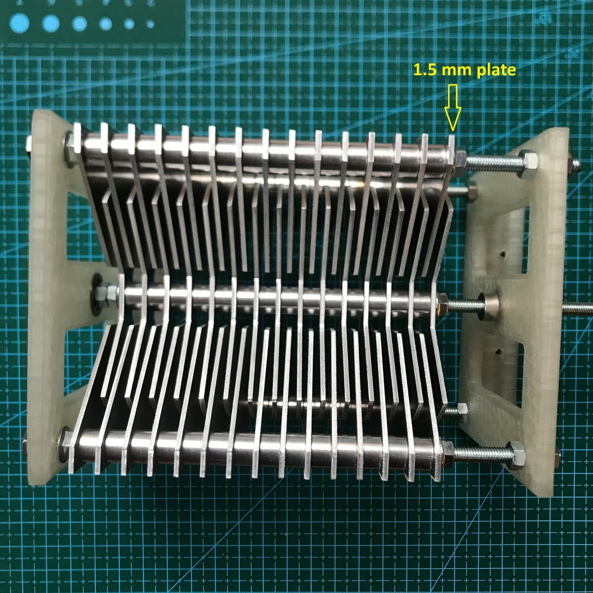 Piastre Per Condensatori A Farfalla In Alluminio: Taglio Laser Preciso, Alta Tensione - Italia