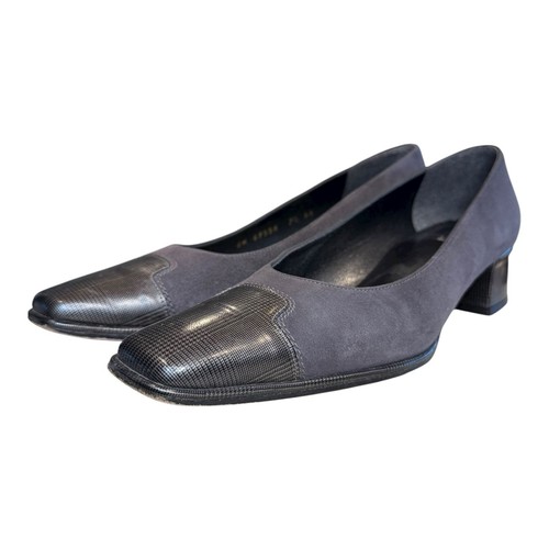 Zapatos de salón Stuart Weitzman gris gamuza pata de gallo punta 7,5AA tacón bloque punta cuadrada - Imagen 4 de 15