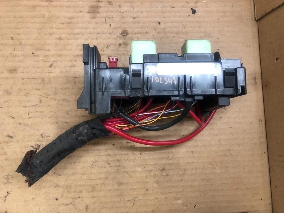 2015-2018 VOLKSWAGEN JETTA ENGINE FUSE RELAY BOX ASSY P/N 5C0937819L - Image 4 of 4