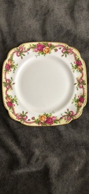 Royal Albert BONE CHINA Old Country Roses LUNCHEON / SALAD 8.5'' Square PLATE