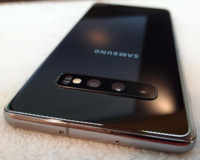Samsung Galaxy S10 Plus SM-G975U 128GB Unlocked Android Grade Open Box / Black