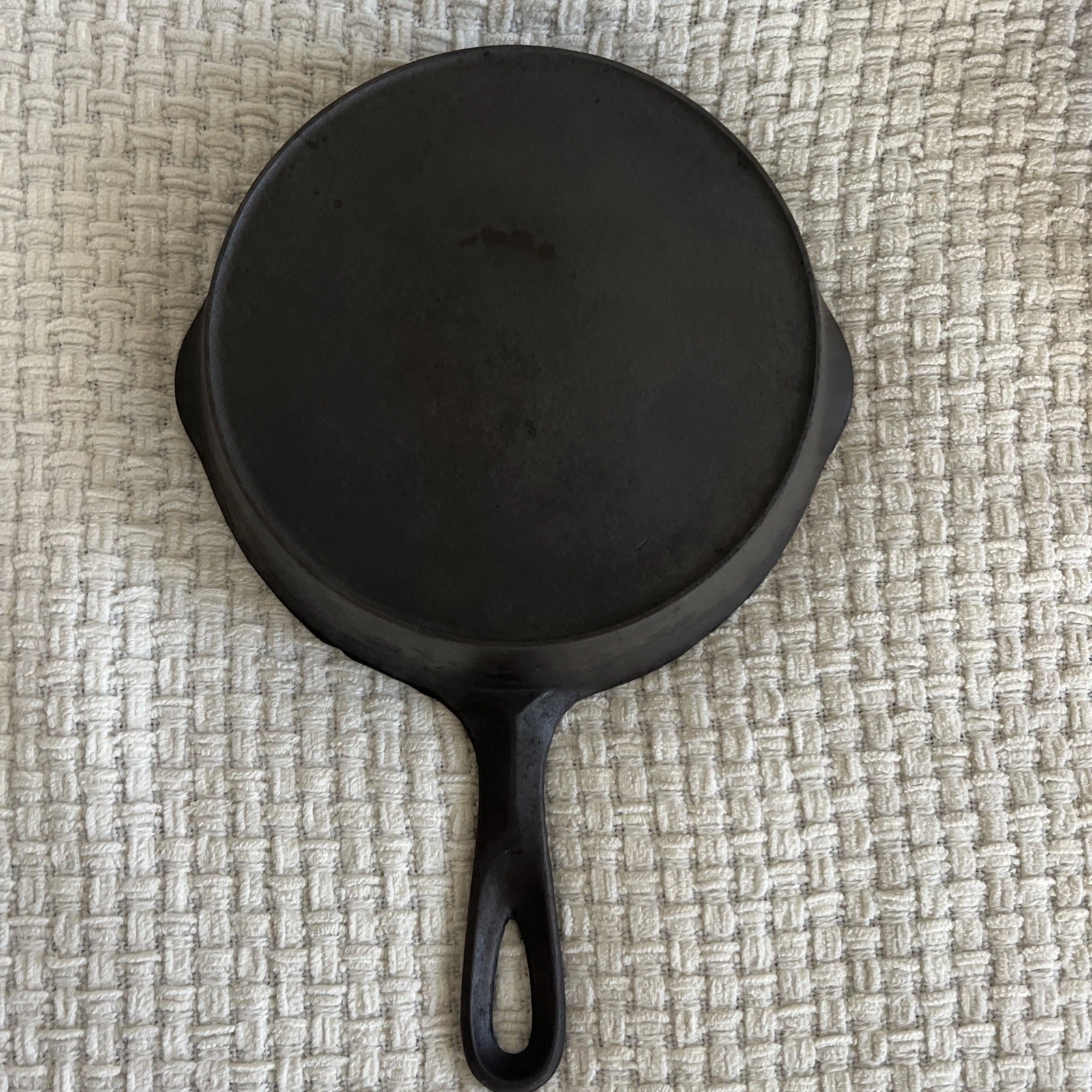 Unmarked Wagner #5 Cast Iron Skillet with Heat Ring 8 Inch