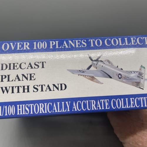 POSTAGE STAMP MODEL POWER 1:100 5364 A1H SKYRAIDER BLUE RANGE MODEL - Picture 3 of 6