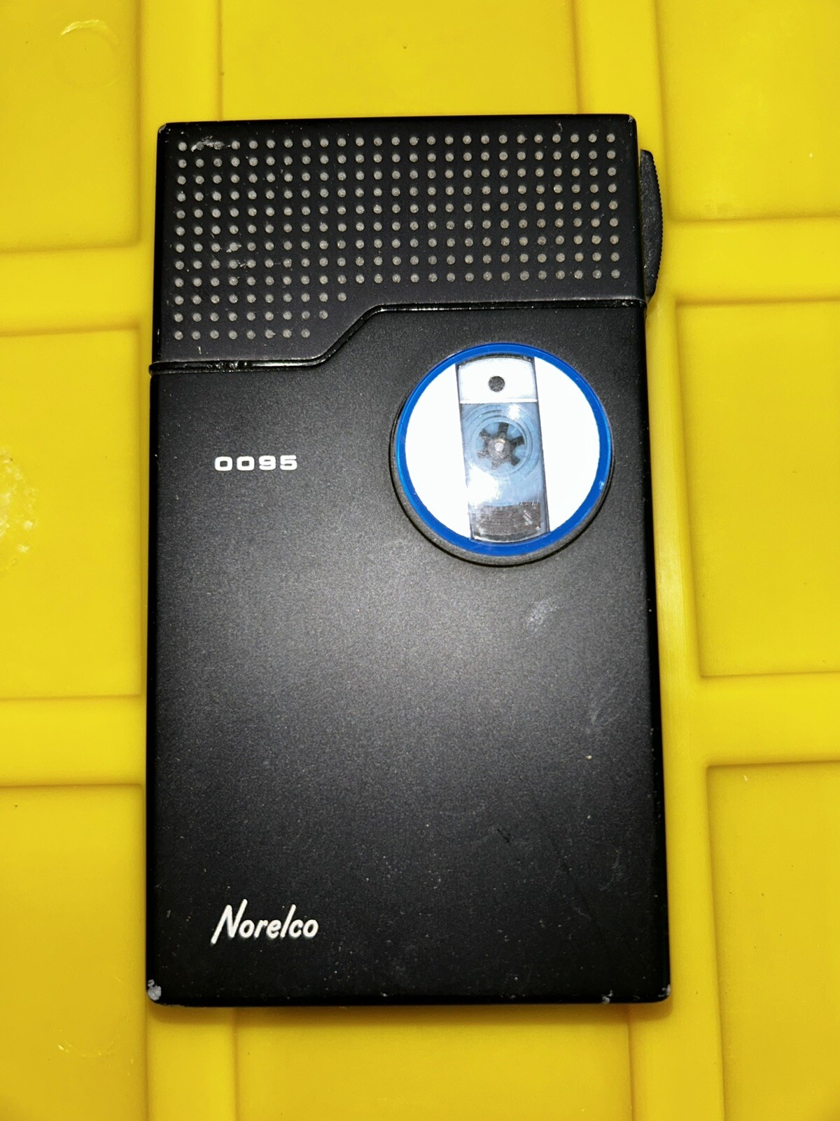 Vintage Norelco LFH 0095/54 Pocket Memo Handheld Mini Casstte Tape Recorder