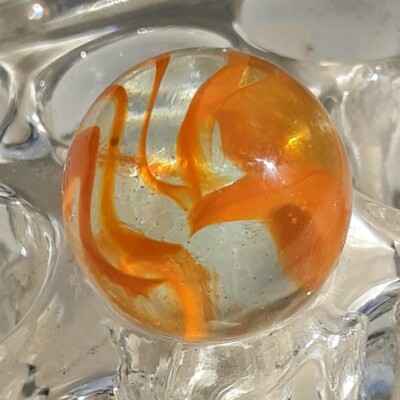 5/8'' Vitro Agate 5 Vane 1 Color Caged Catseye In Beautiful Mint Condition  .