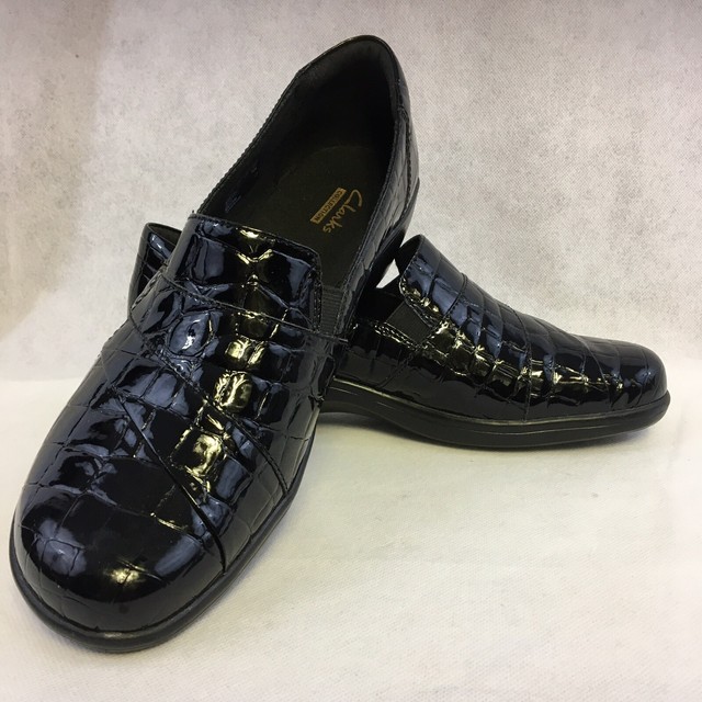 clarks patent leather loafers