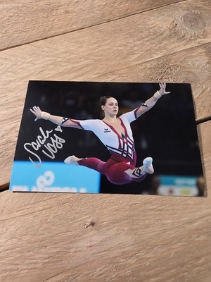 SARAH VOSS signed Autogrammkarte 13x19cm (4380) COA