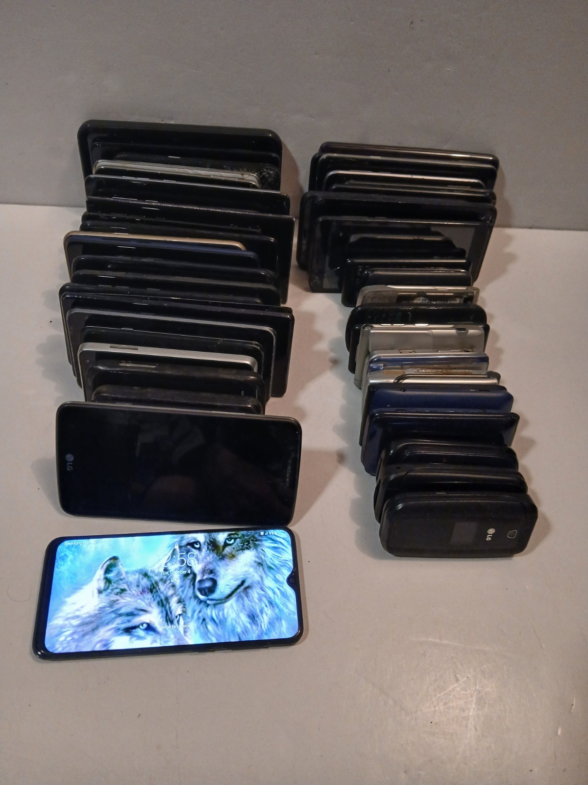 Huge Cellphone Lot Of 55 Parts Repair Only. Samsung LG Motorola Android