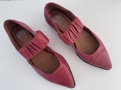 EOS Leather Mary Jane Shoes Size 39 8.5 / 9 Red Point Toe Slip On Low Block Heel