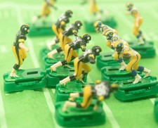VINTAGE TUDOR ELECTRIC FOOTBALL FIGURES PITTSBURGH STEELERS VS LOS ANGELES RAMS