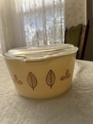 Vintage 1959 PYREX Gold Leaf 473 Casserole Dish 1 Quart Cream Beige Glass Lid