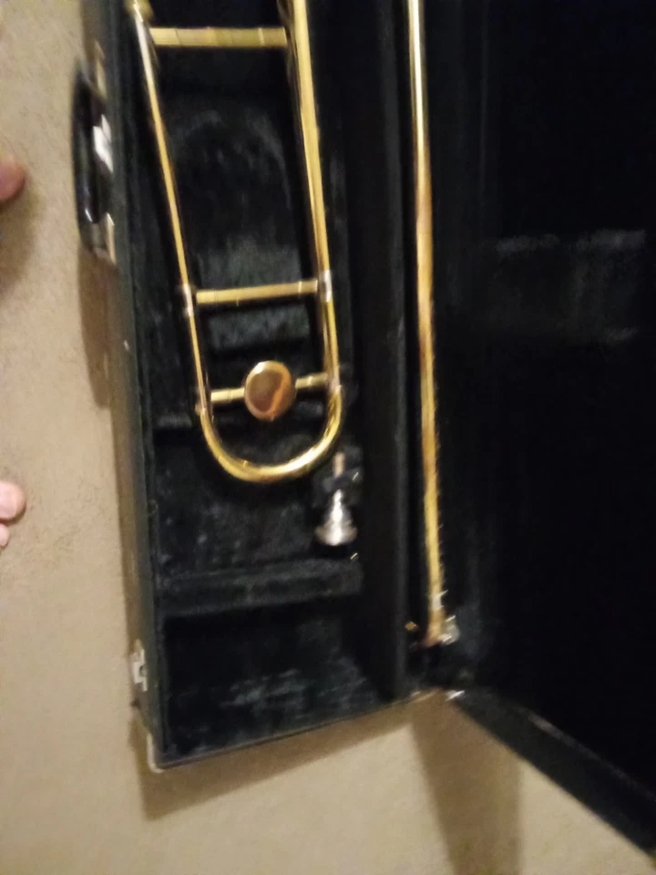 Bach Trombone - image 3 of 4
