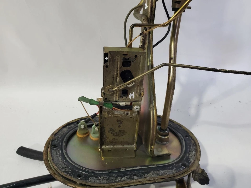 1996 1997 1998 Lexus LX450 OEM 4.5L Fuel Pump - Image 3 of 4