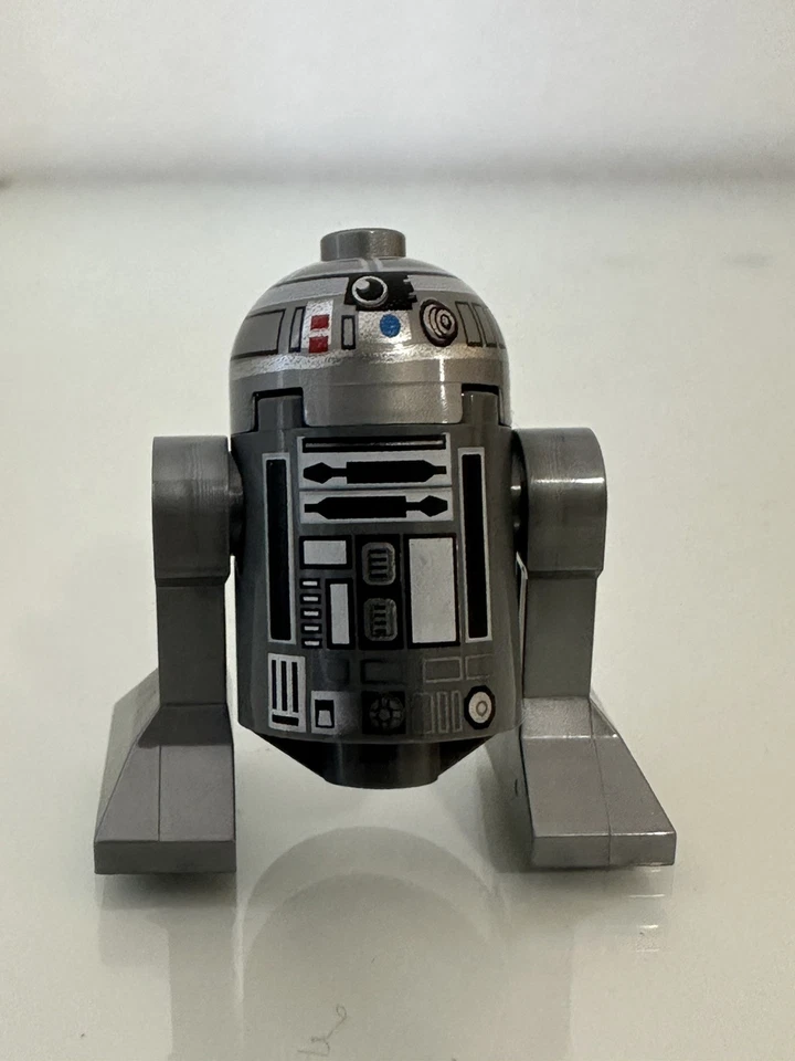 Lego Star Wars R2-Q2 Astromech Small Dots Minifigure 7915 - Image 2 of 4