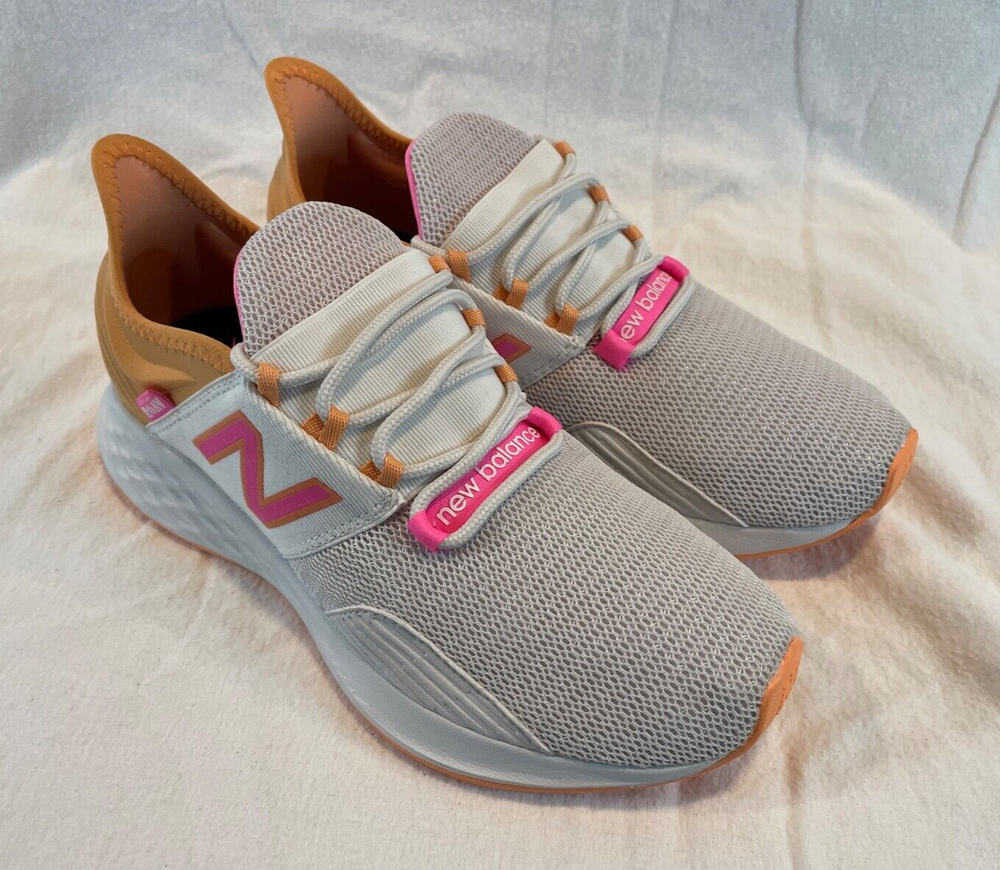 New Balance ROAV WROAVNV Women's Sneakers Size 7.5 B Excellent Condition