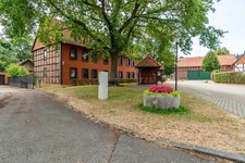 Mehrfamilienhaus mit Entwicklungspotenzial in ruhiger Lage