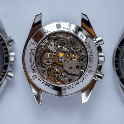 Engraved Sapphire Exhibition Caseback for the Omega Speedmaster - Picture 3 of 8