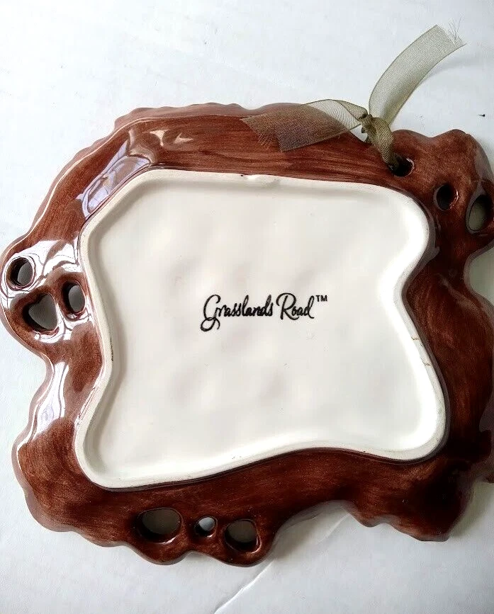 Plato de queso para aperitivos Grasslands Road 8" X 7" motivo de uva verde en relieve Foto 4 de 4