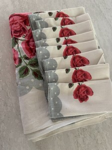 Vintage Rose Embroidery Tablecloth Set – Round Cloth + 4 Napkins, Beige Cotton Blend