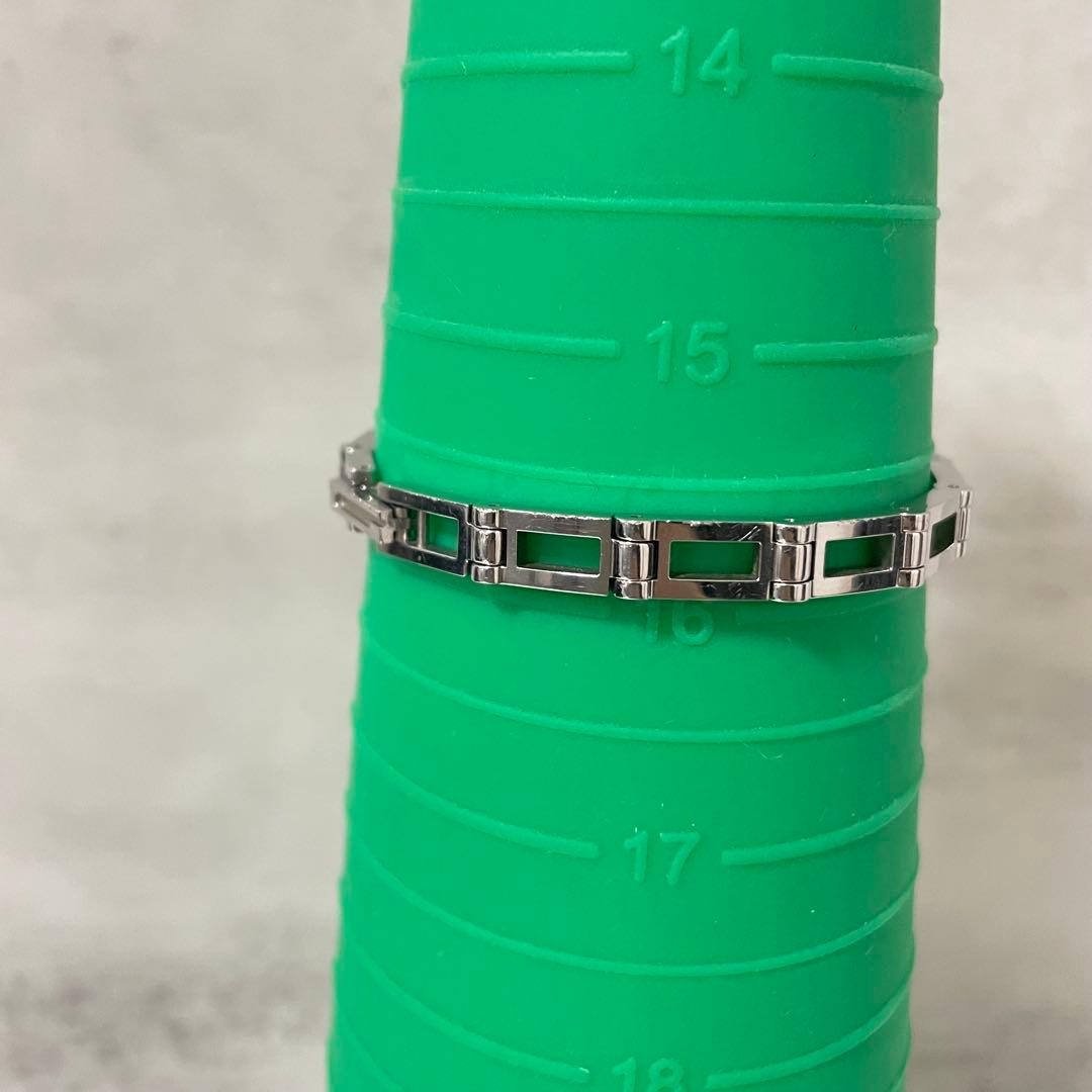 Gucci Rectangular Gray Dial Quartz Wristwatch Sil… - image 5