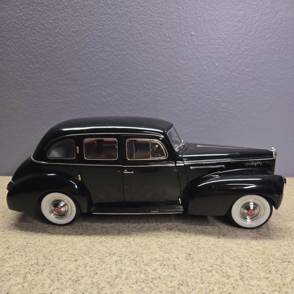 1/18 Scale Signature Models 1938 Packard - Image 2 of 4