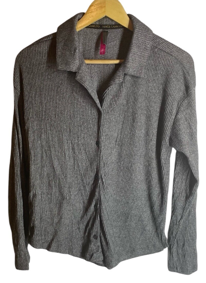 Vince Camuto  Gray Ribbed Button-Down Knit  Top Size Medium
