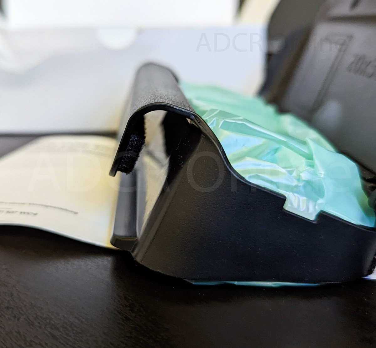 Bidone Della Spazzatura Metallico In Un Ambiente Urbano Fotografia Stock - Immagine Di Fuoco - Foto 12