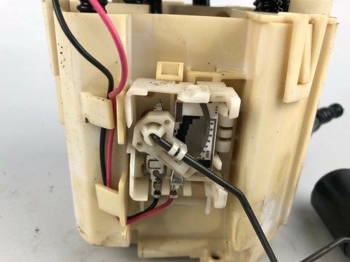 Subaru Legacy Outback Forester Fuel Tank Supply Pump Unit 42081AG110 - Picture 3 of 10
