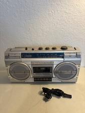RADIO BOOMBOX VINTAGE SHARP GF-4702 FUNZIONA SOLO PER RICAMBI O RIPARAZIONE