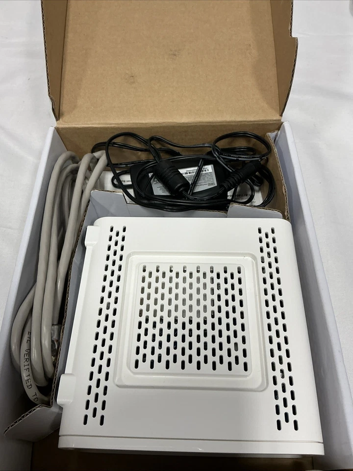 ARRIS Surfboard SB6190-RB DOCSIS 3.0 Cable Modem, White - Image 4 of 4