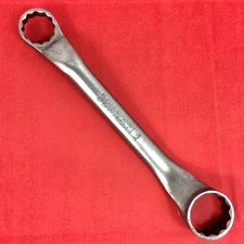 1937 Blue-Point Snap-on 5/8" x 3/4" XS2024 12-pt 10° Offset Short Box-end Wrench