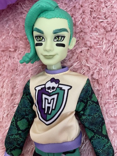 Monster High Mattel Deuce Gorgon Doll Green Snake Hair Ghoul Spirit Edition 2022