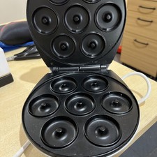 VIVO Donut Maker Makes 7 Deep Filled Donuts.Adjustable Thermostat