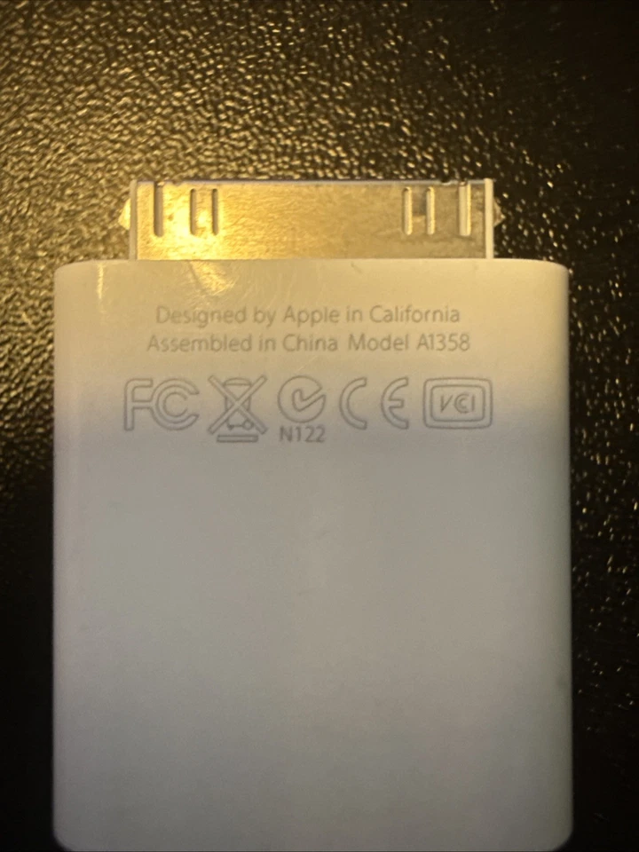 Apple iPad Camera Connection Kit Model A1358 USB to 30 pin iPhone - Image 2 of 2