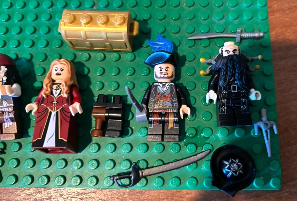 Pirates of the Carribbean lot POTC Minifigures Jack, Black, Barbosa, Turner , - Image 2 of 4