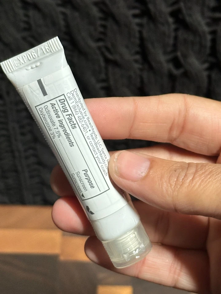 NEW - Derm Exclusive AM/PM Volume Lip Therapy .33 OZ SPF 15 - FACTORY SEALED - Image 4 of 4