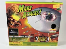 Mars Attacks ! 1996 Martian Flying Saucer Trendmasters sealed box Nip