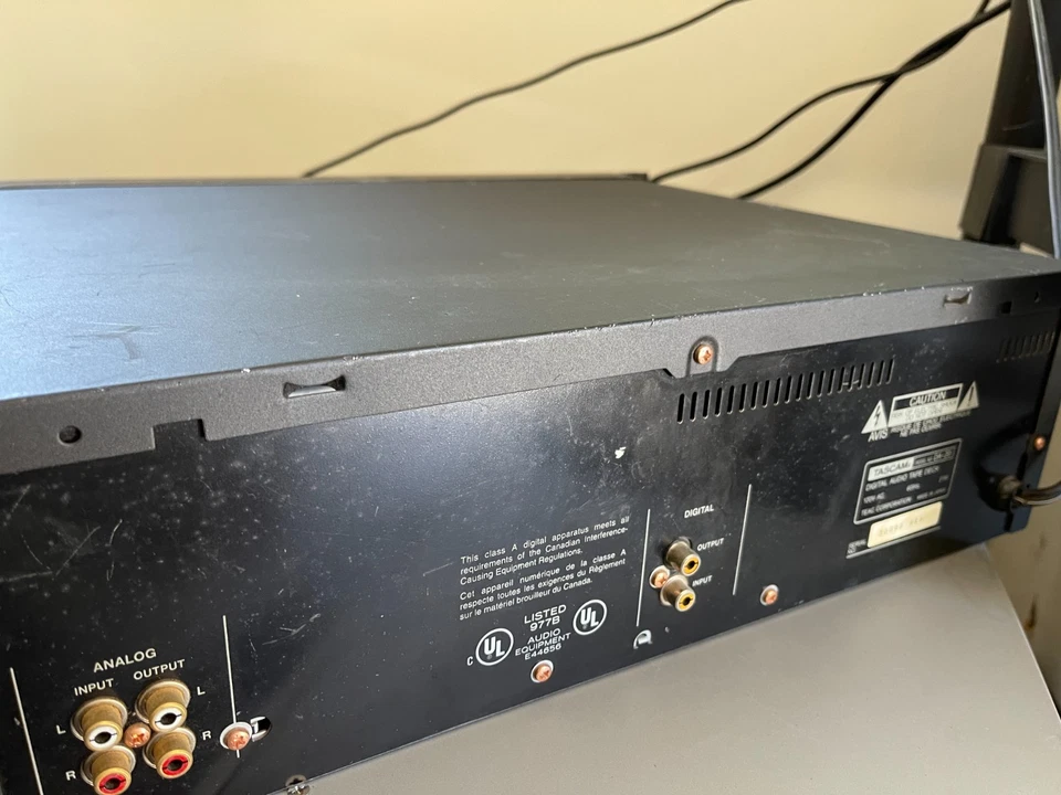 TASCAM DA-20 Digital Audio Tape Recorder POWERS ON - Image 2 of 2