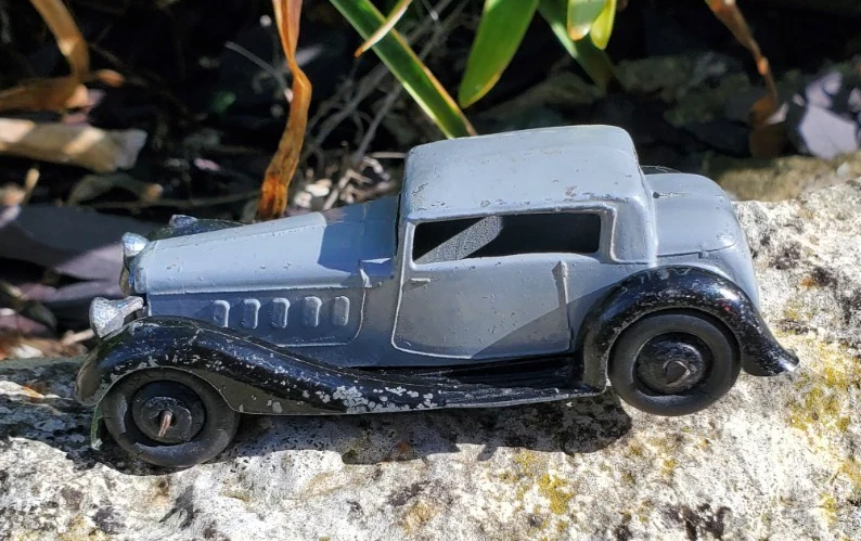 1940s 1:43 Dinky 36c Humber Vogue Totally Original Unmolested Grey over Black - Image 3 of 4