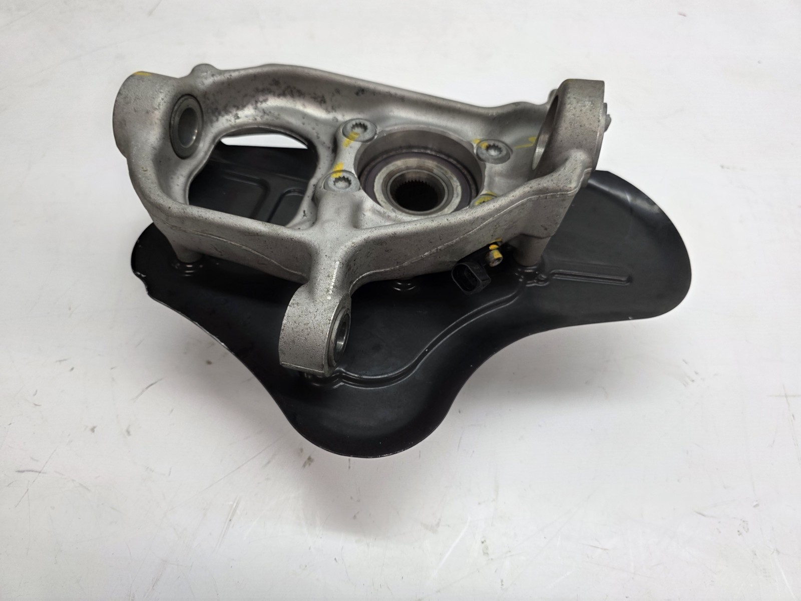 LAMBORGHINI AVENTADOR LP700 720 FRONT LEFT HUB KNUCKLE HOUSING OEM 470407245D