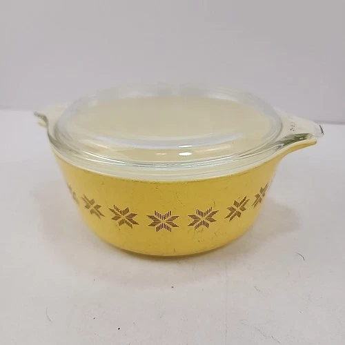 VTG PYREX Town and Country #472 1.5 pt, w/ clear lid 470-C