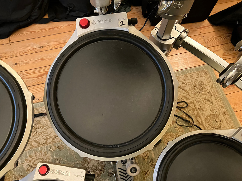 Yamaha DTXTREME III Electronic Drum Kit Special Set Hex Rack 4 Toms and