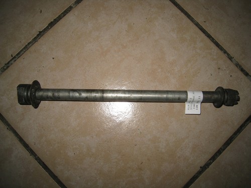 KLR 600 A KL600A Steckachse Rad Achse Buchse Hinten Hinterrad axle rear wheel