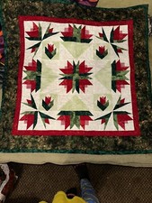 31  X 31    birds in flight  Homemade quilt beautiful tulip pattern