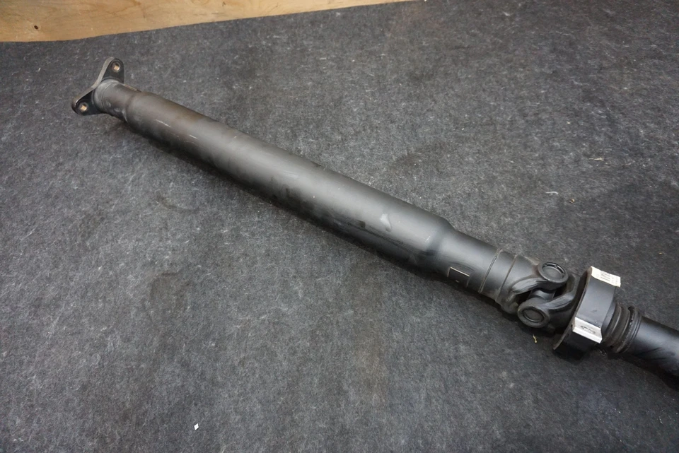 Conjunto de eje de transmisión de hélice trasera OEM 26107597410 BMW 760i F02 2010-14 Foto 4 de 4